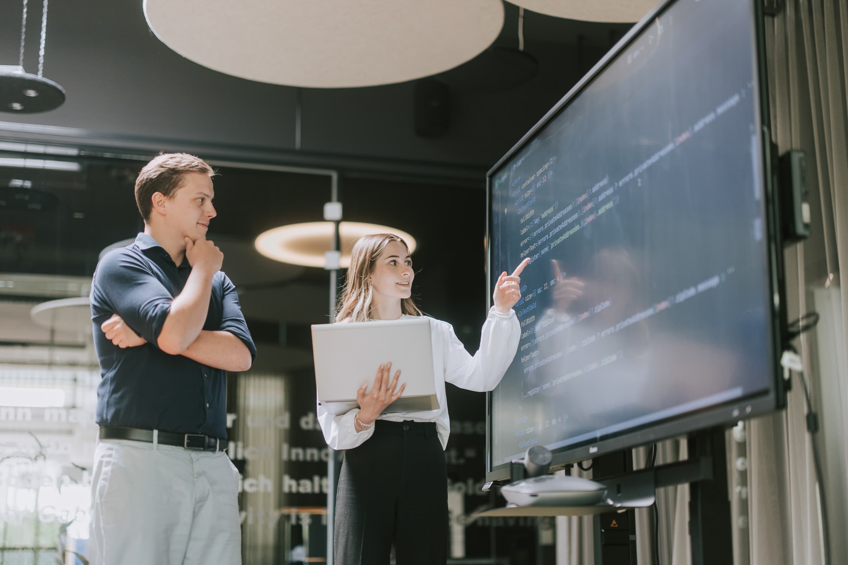 Softwareenwickler Coding Frau